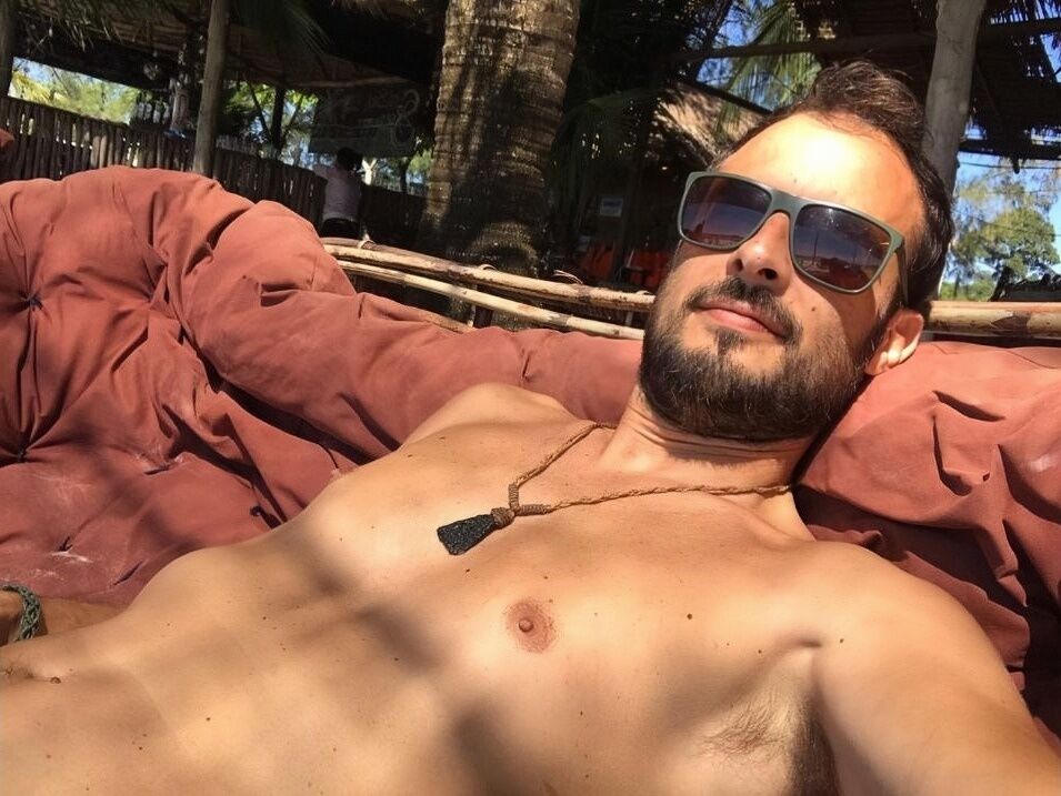  ,   Nikolas, 44 ,   ,   