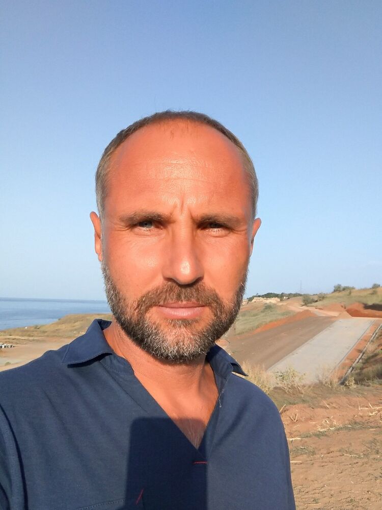 14351589  Oleg, 49 ,    