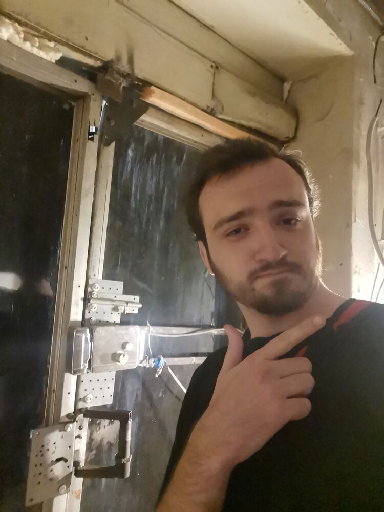  38039839  , 27 ,    -