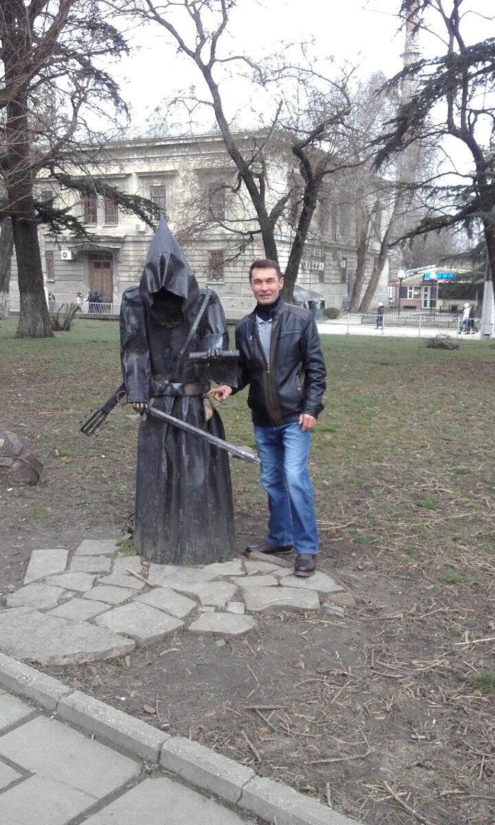  11746669  Ivan, 53 ,    