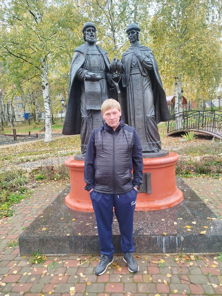  ,   Viktor, 40 ,   ,   