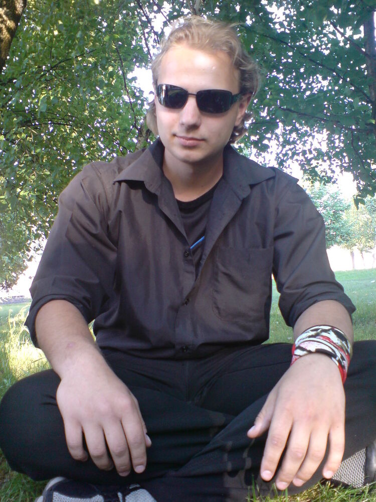  4272999  Maksim, 41 ,    