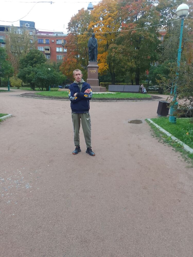  38868229  Viktor, 36 ,    -