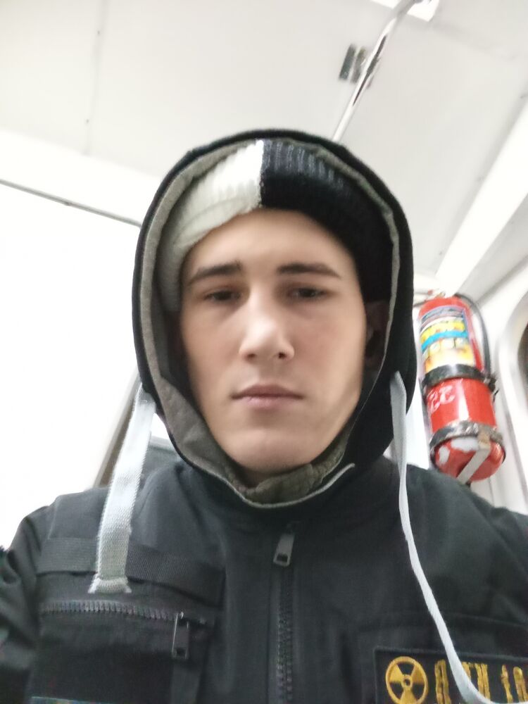  ,   Konstantin, 20 ,   ,   