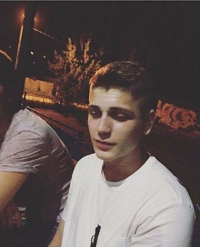  24029859  Tvoizombik, 30 ,    