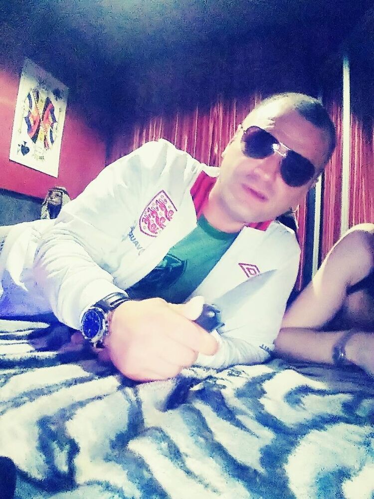  13183829  Stefan, 46 ,    