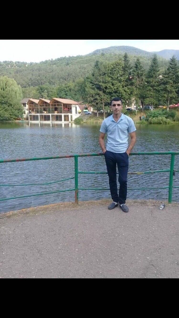  45712969  Mher, 33 ,    