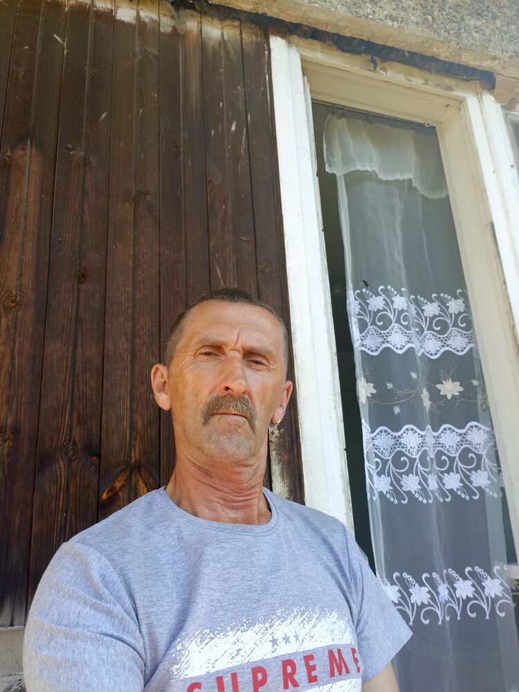  44922309  , 57 ,    