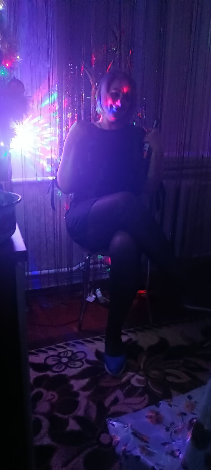  ,   Lina, 41 ,  