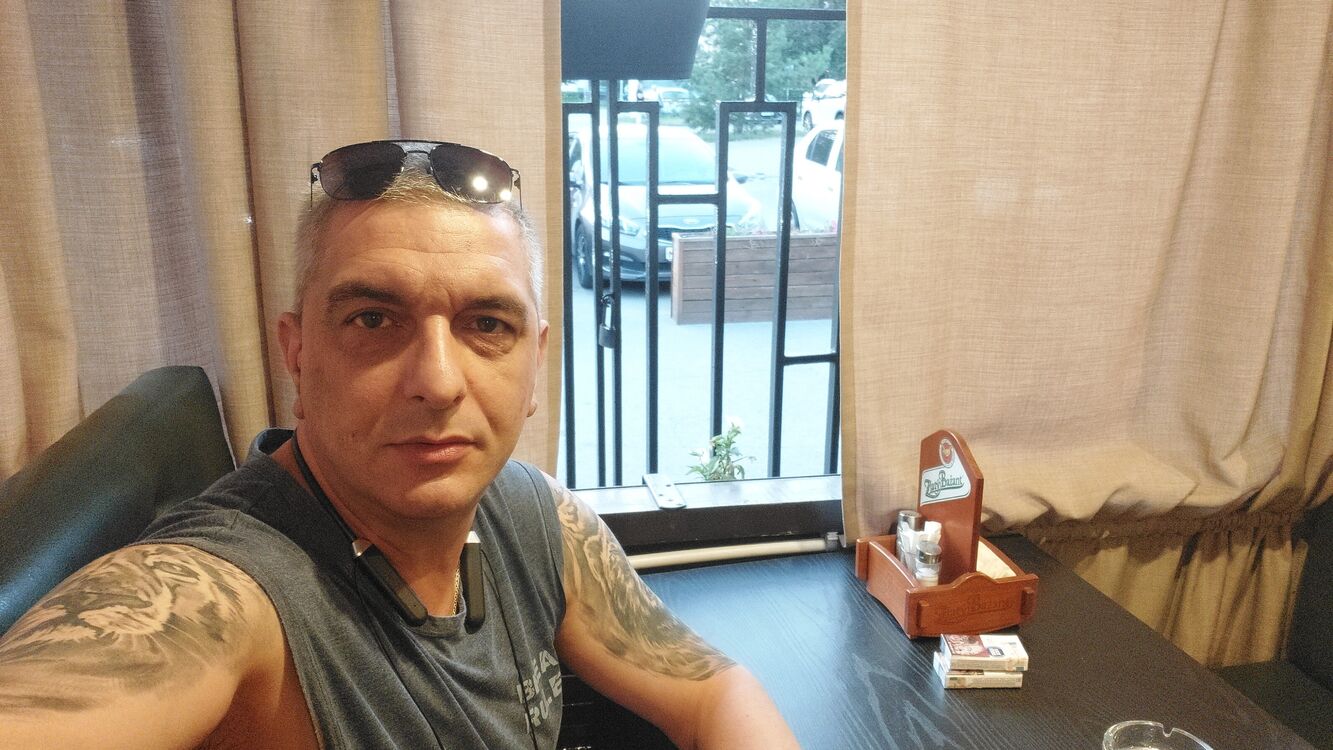  48917329  , 53 ,    
