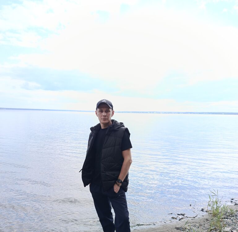  52736119  Aleksei, 39 ,    