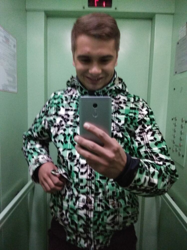  14968559  Alexandro, 28 ,    