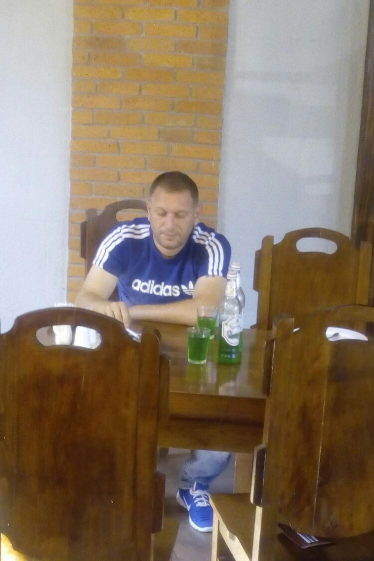  San Sebastiano al Vesuvio,   Bogdan, 46 ,   ,   