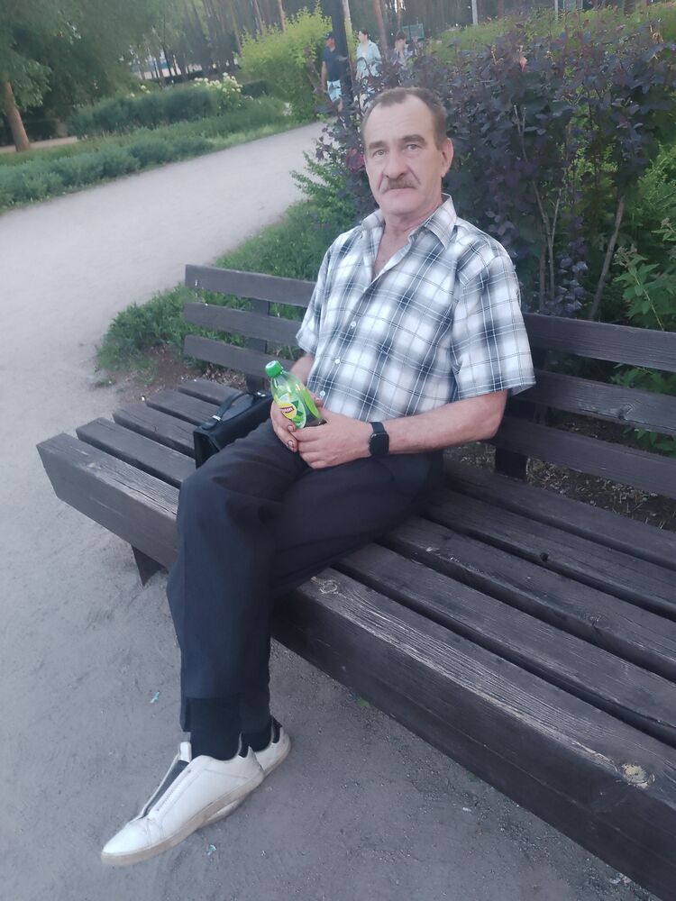  44384029  Vladimir, 64 ,    