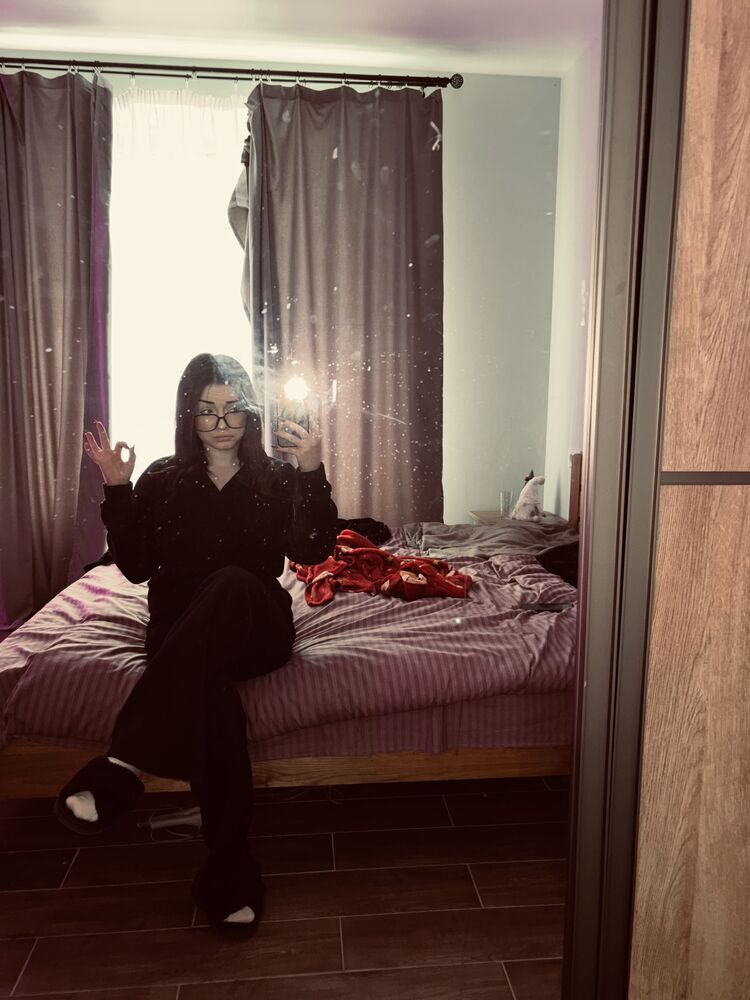  54130099  Angelina, 19 ,    -