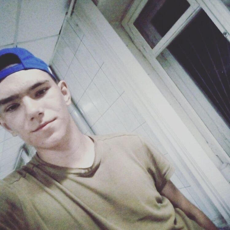  41167469  , 22 ,    