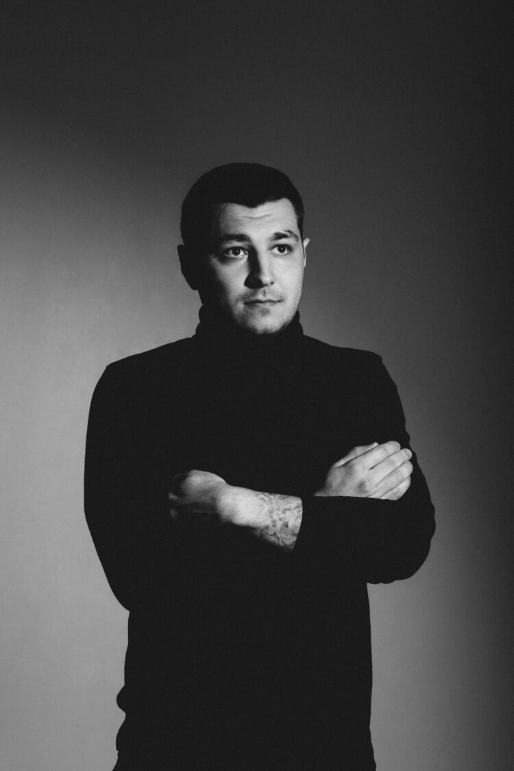  ,   Ivan, 29 ,   c 