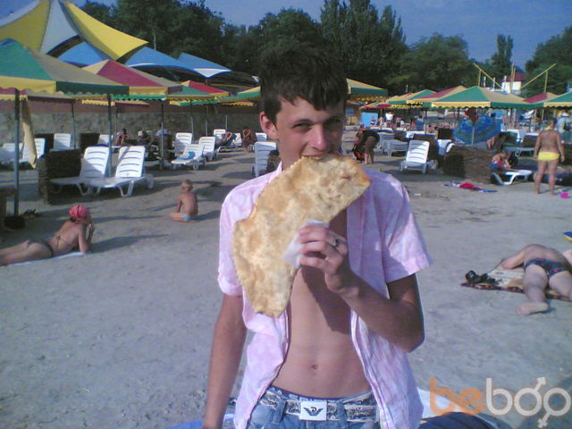  588779  Andrej, 33 ,    