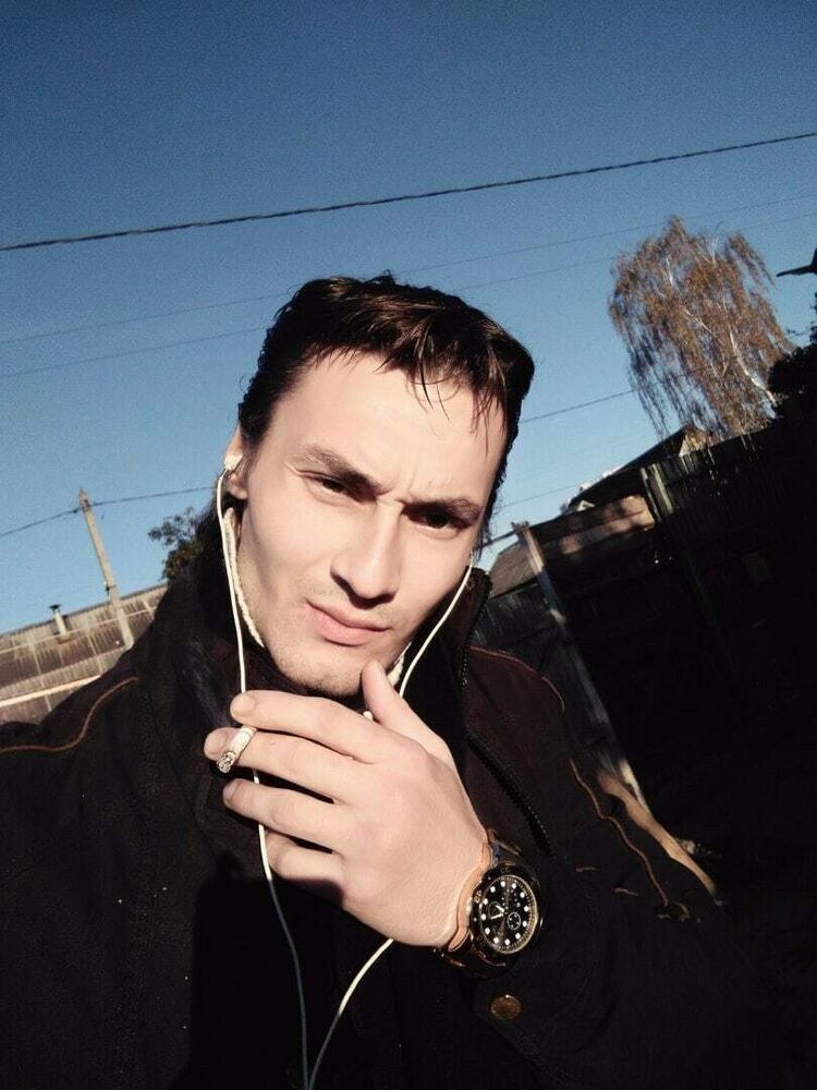  52493799  Ilya, 32 ,    
