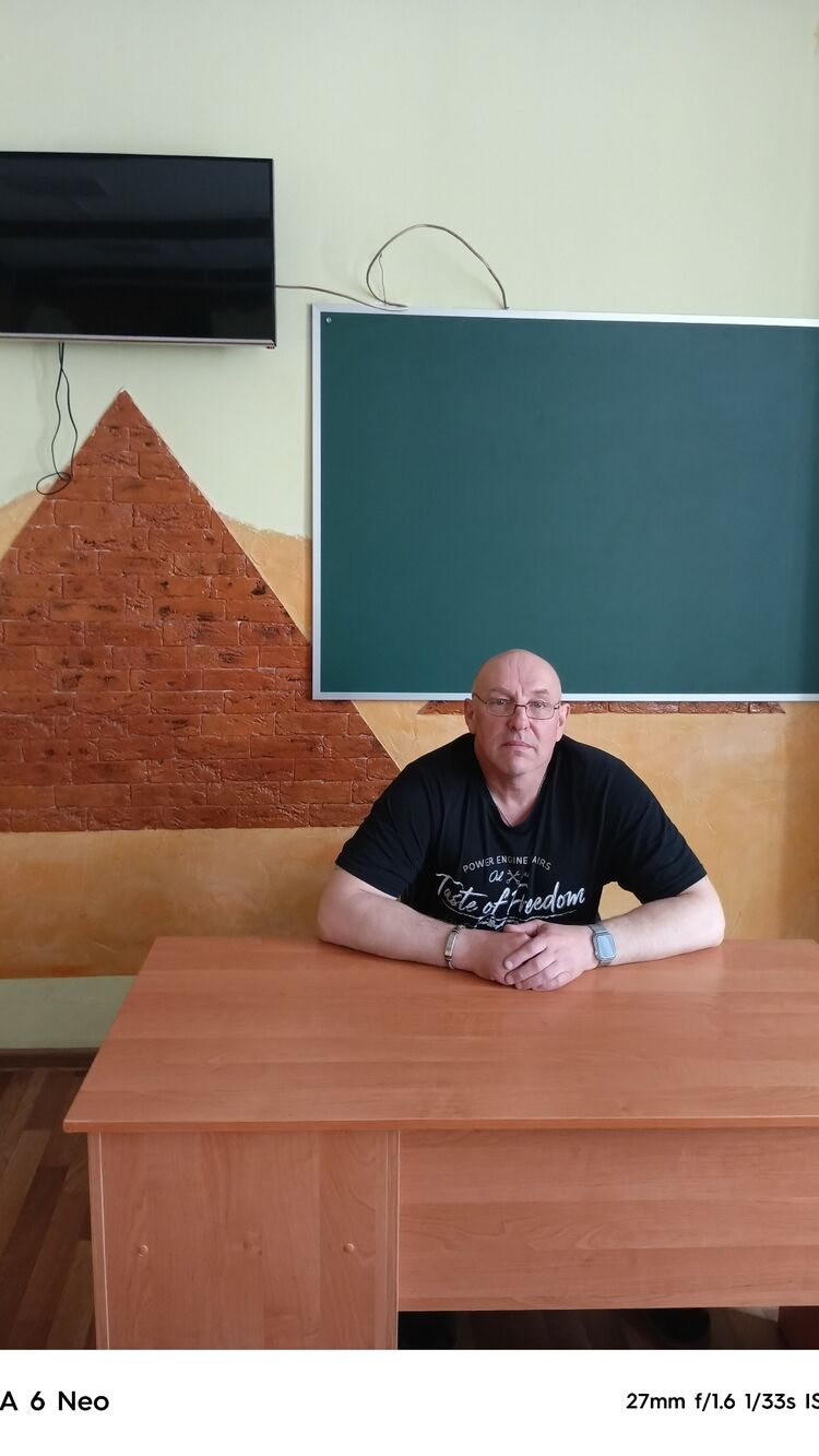  52094009  , 49 ,    
