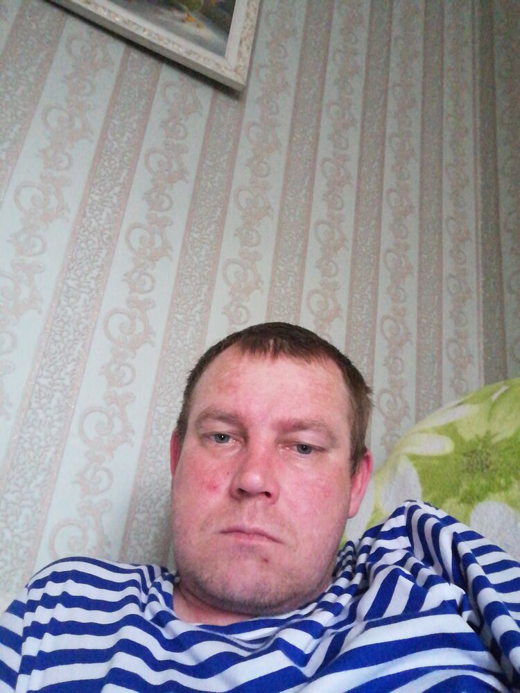  34032249  Alexander, 40 ,    