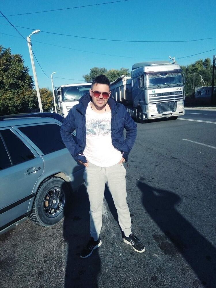  ,   Maxim, 35 ,   ,   , c 