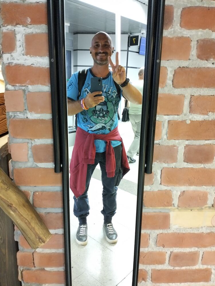  46129809  Vladimir, 43 ,    