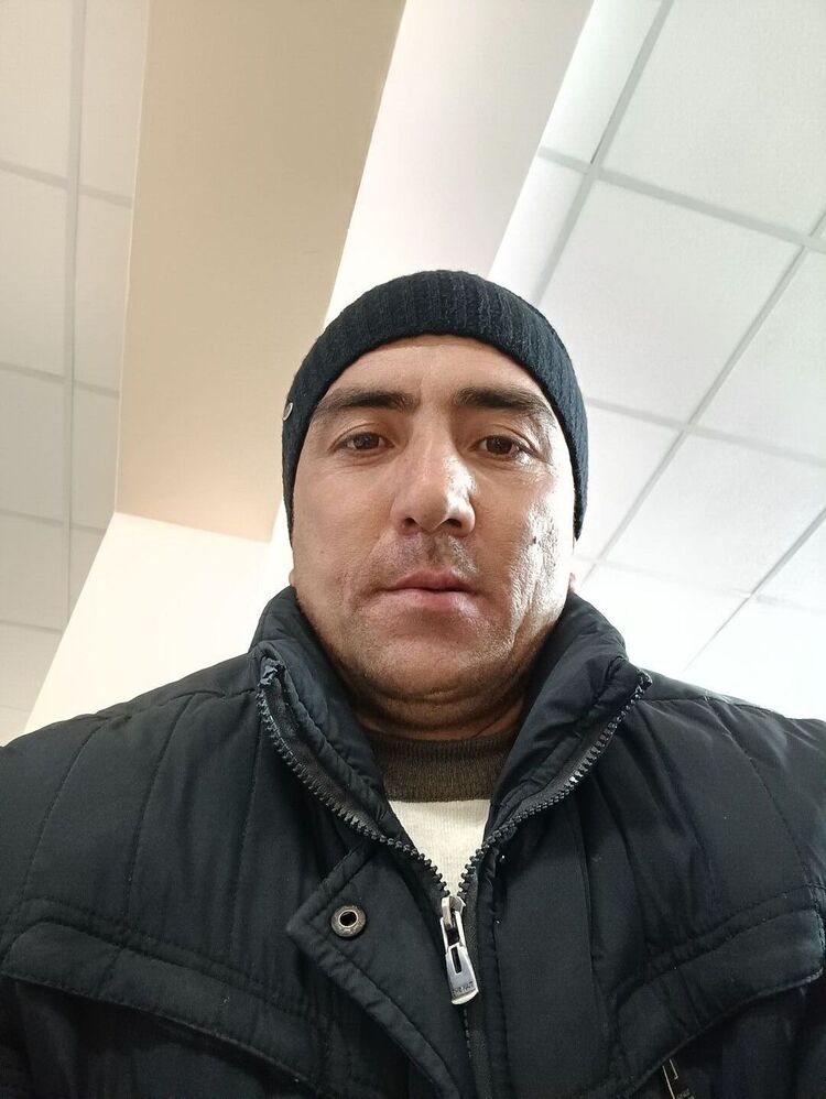  41681629  Sarvar, 40 ,    