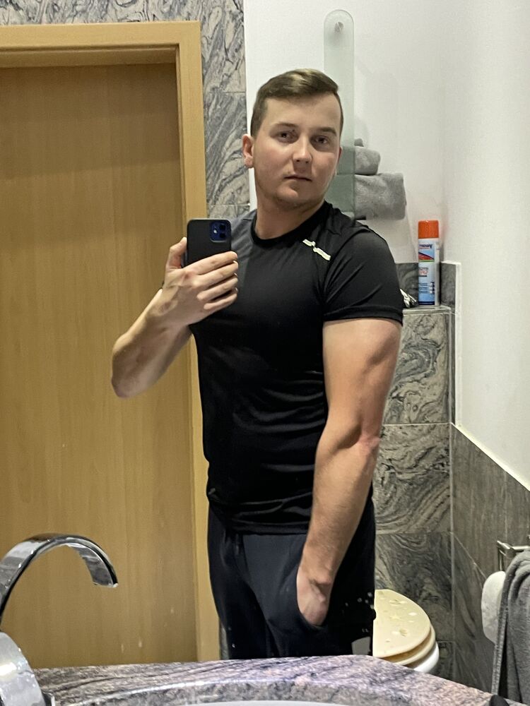  ,   Janis, 28 ,   ,   