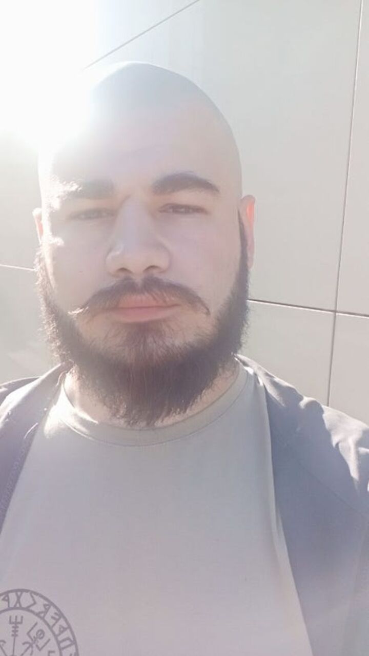  43047199  , 28 ,    