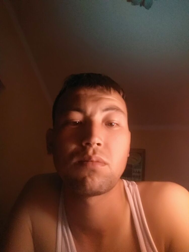  21352049  Edik, 33 ,    