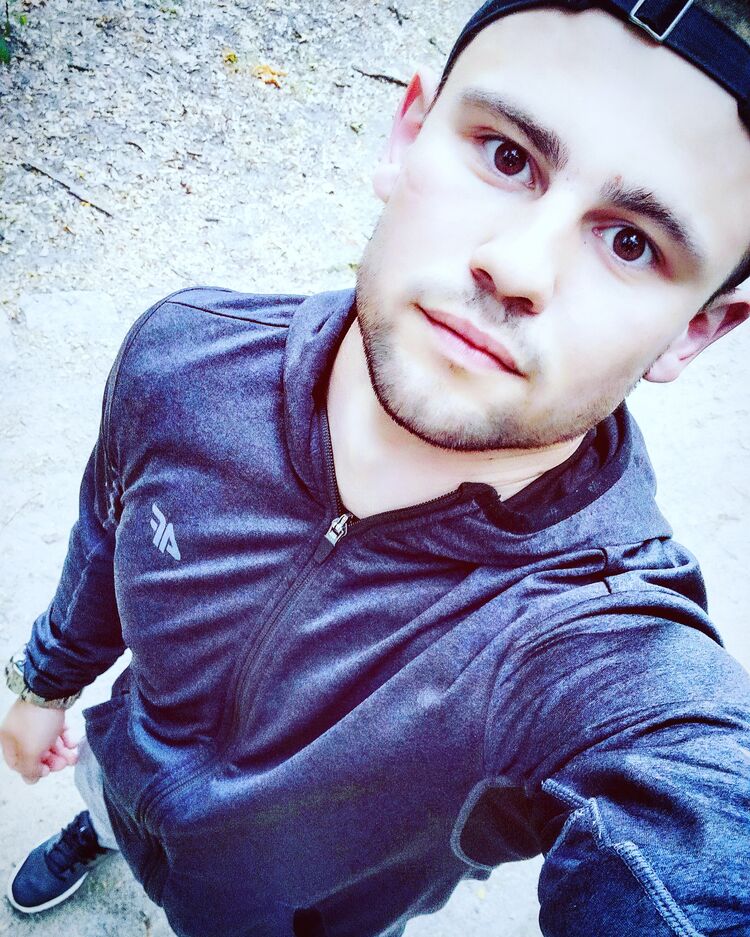  Grodzisk Wielkopolski,   Vasiliy, 28 ,   ,   , c 