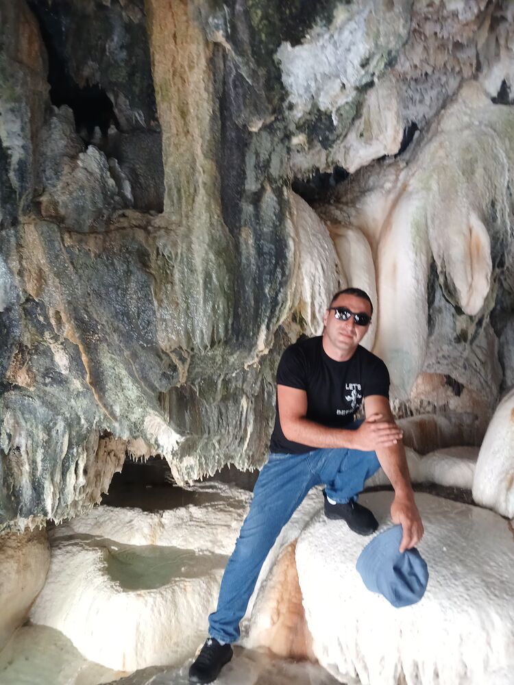  ,   Vahram, 34 ,   ,   