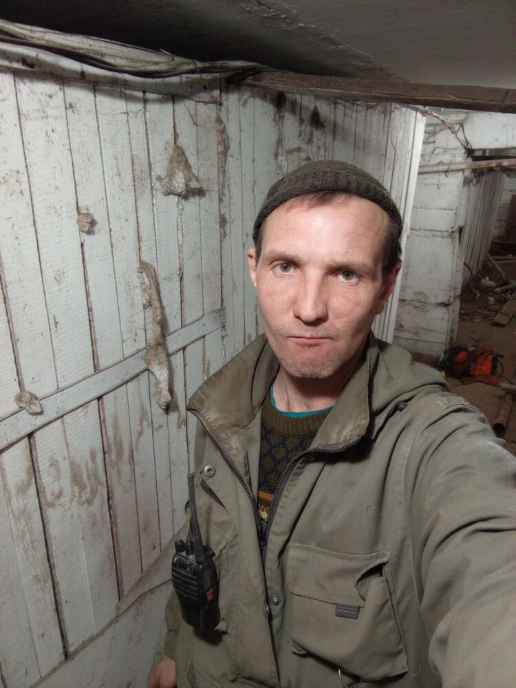  32461689  Ivan, 41 ,    