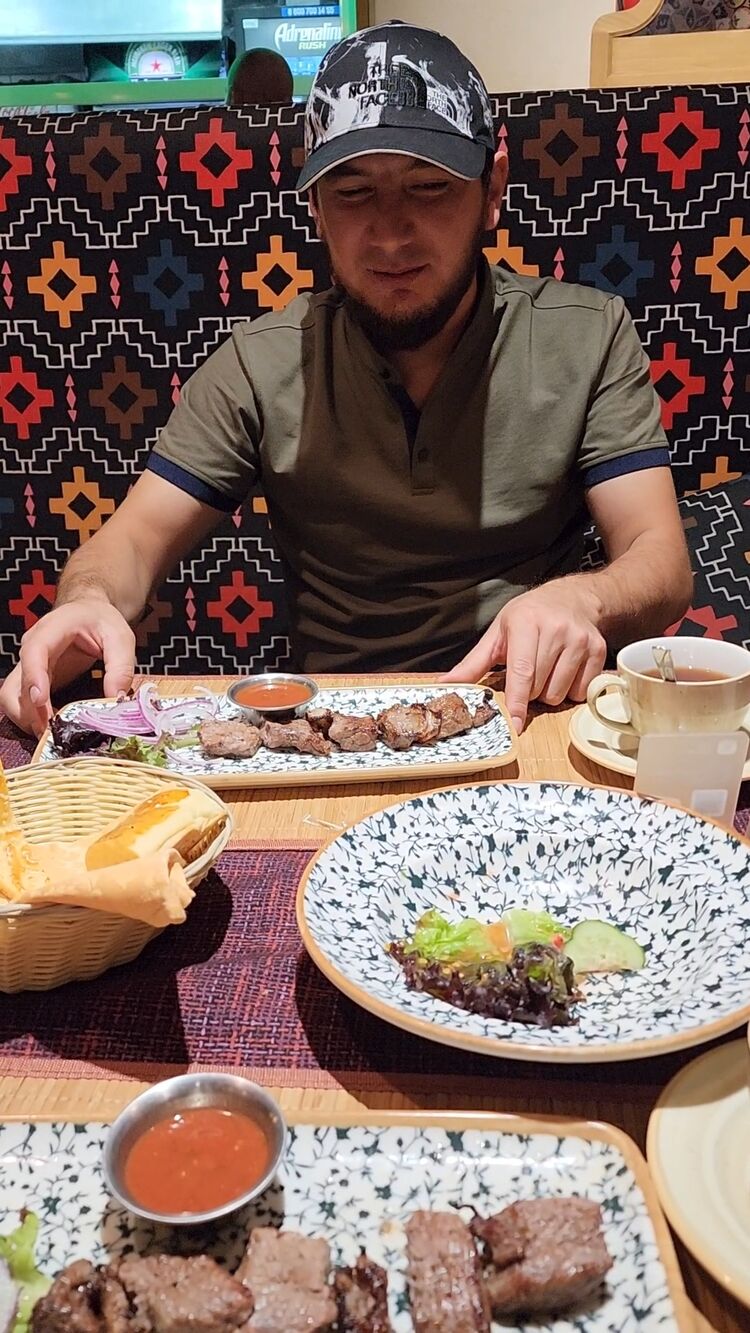  45057469  Usman, 32 ,    