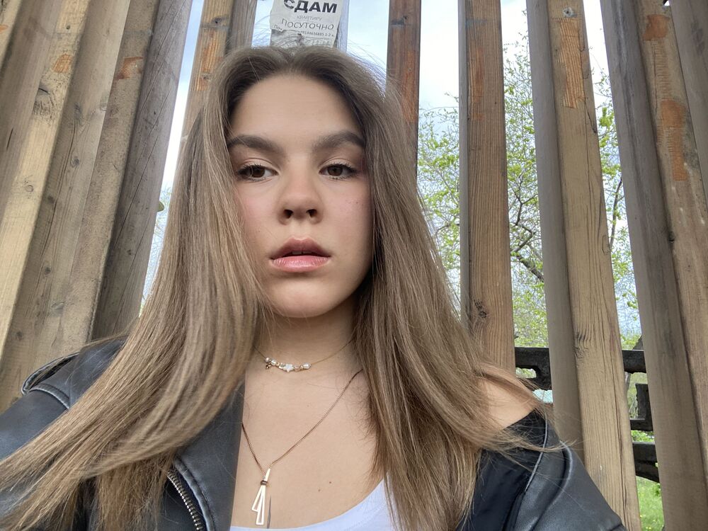  44042239  , 19 ,    -