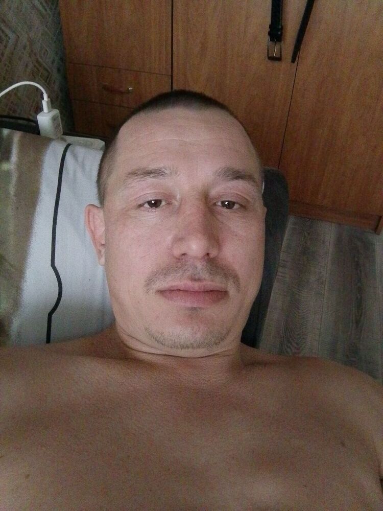  46570149  , 35 ,    