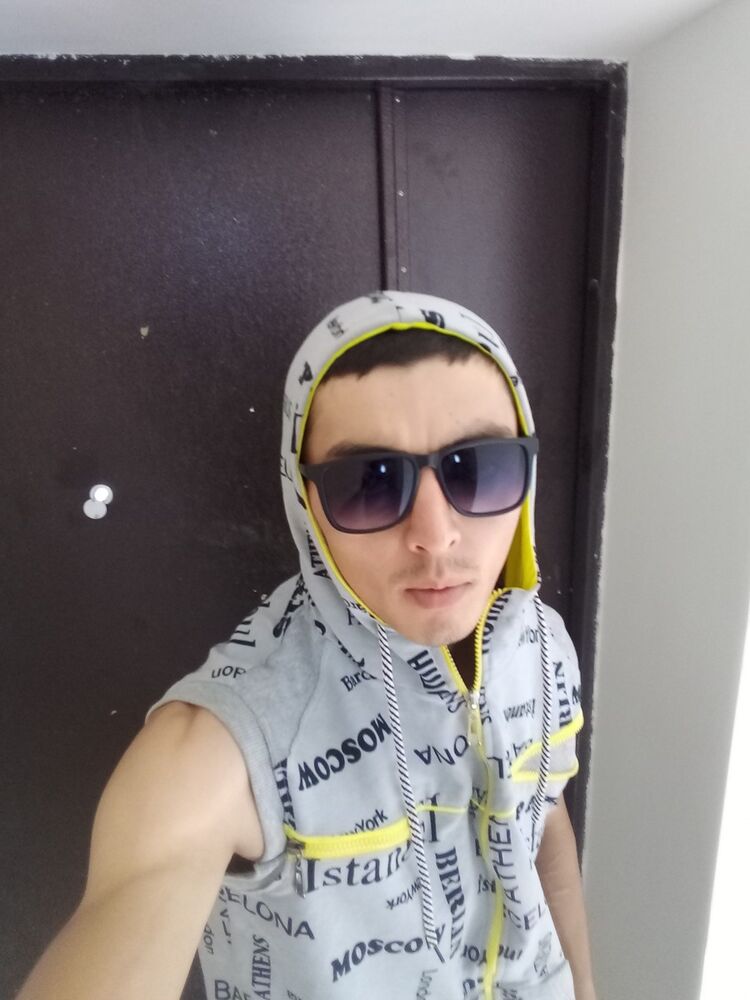 ���� 9888579 ������� Akbari, 32 ����, ���� ���������� � ������