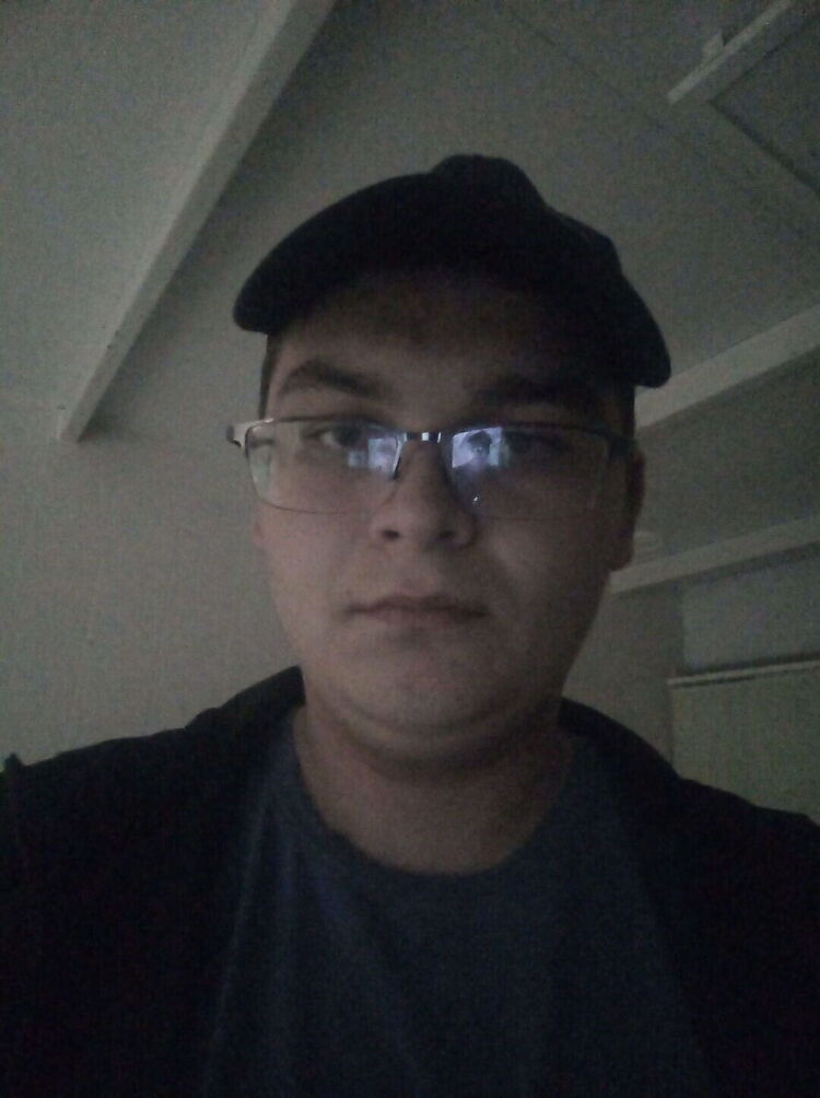  52882319  , 18 ,    