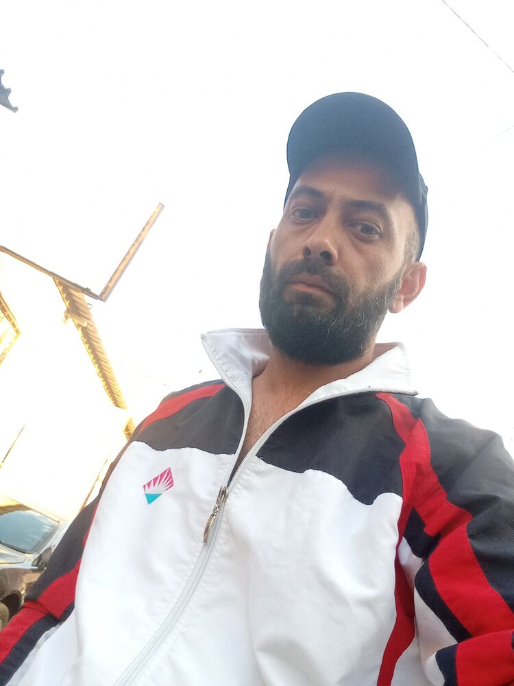  ,   Maga, 37 ,   ,   