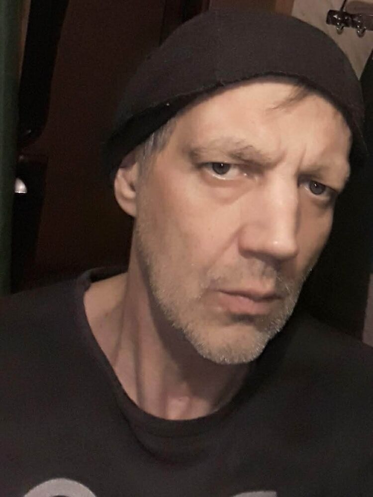  51857109  Serge, 46 ,    