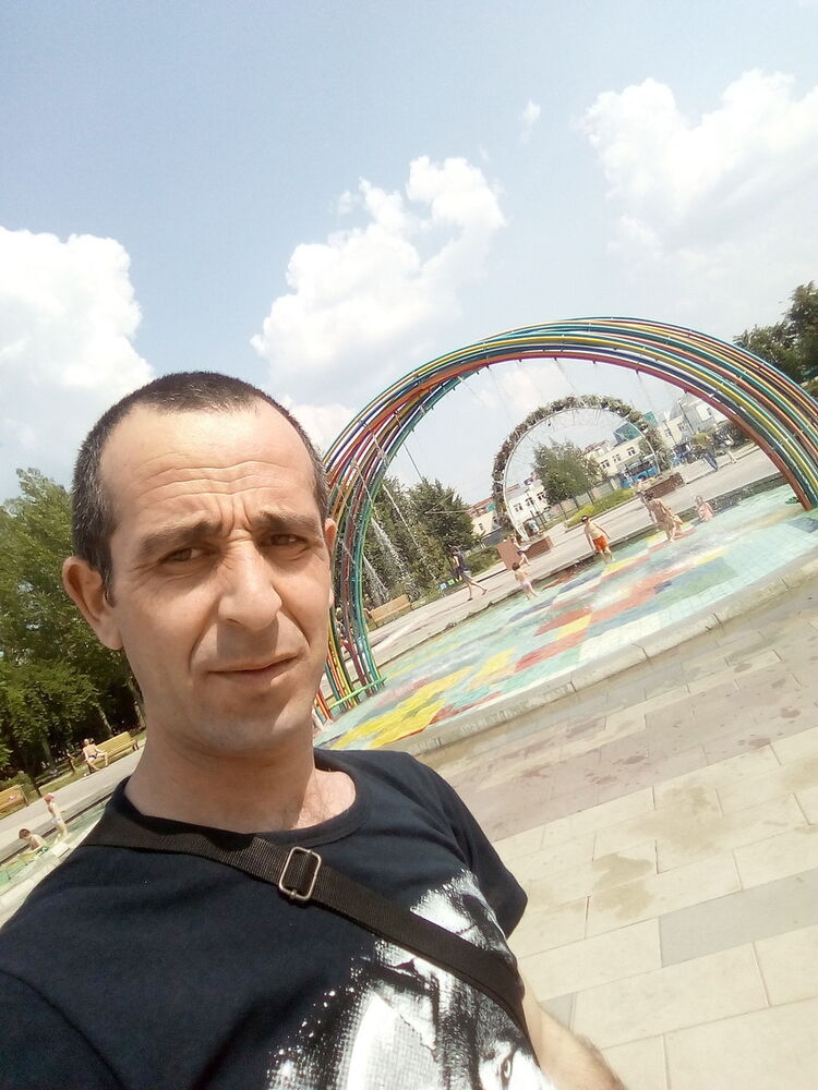 ,   Armen, 41 ,   ,   , c 