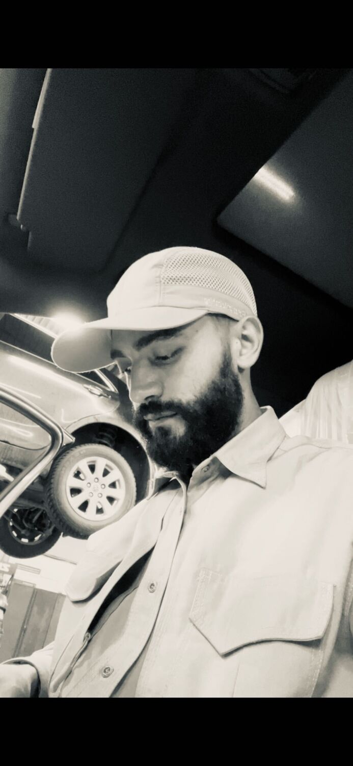  54262949  Daniel, 27 ,    