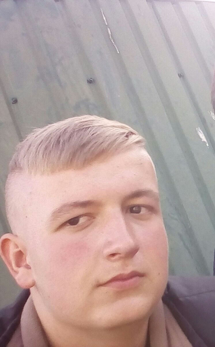  13339779  Igor, 25 ,    