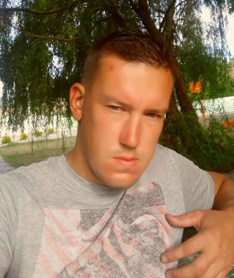  10282809  Artem, 37 ,    