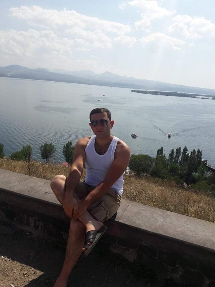  24035709  Rafik, 30 ,    