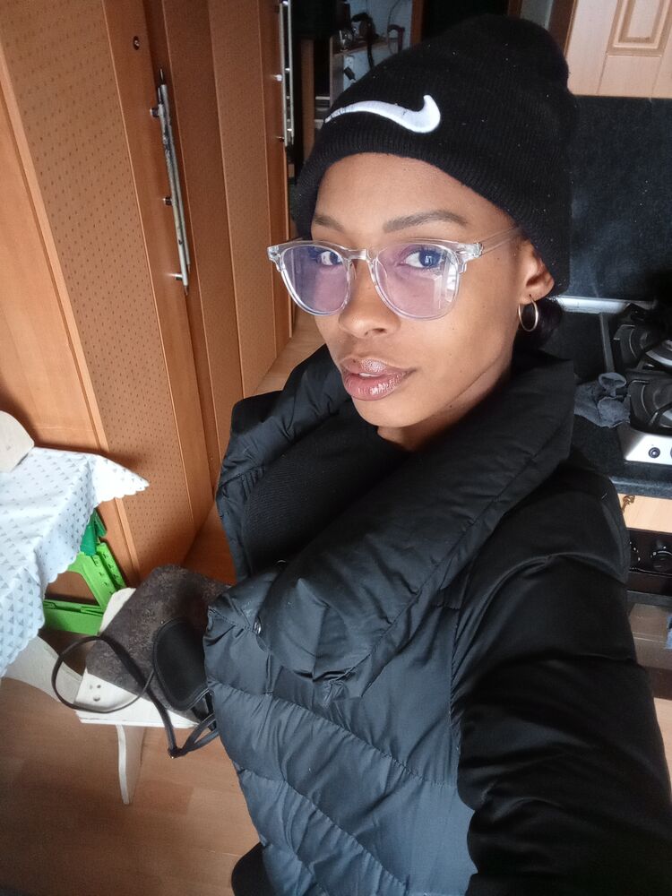  54257819  Miranda, 27 ,    