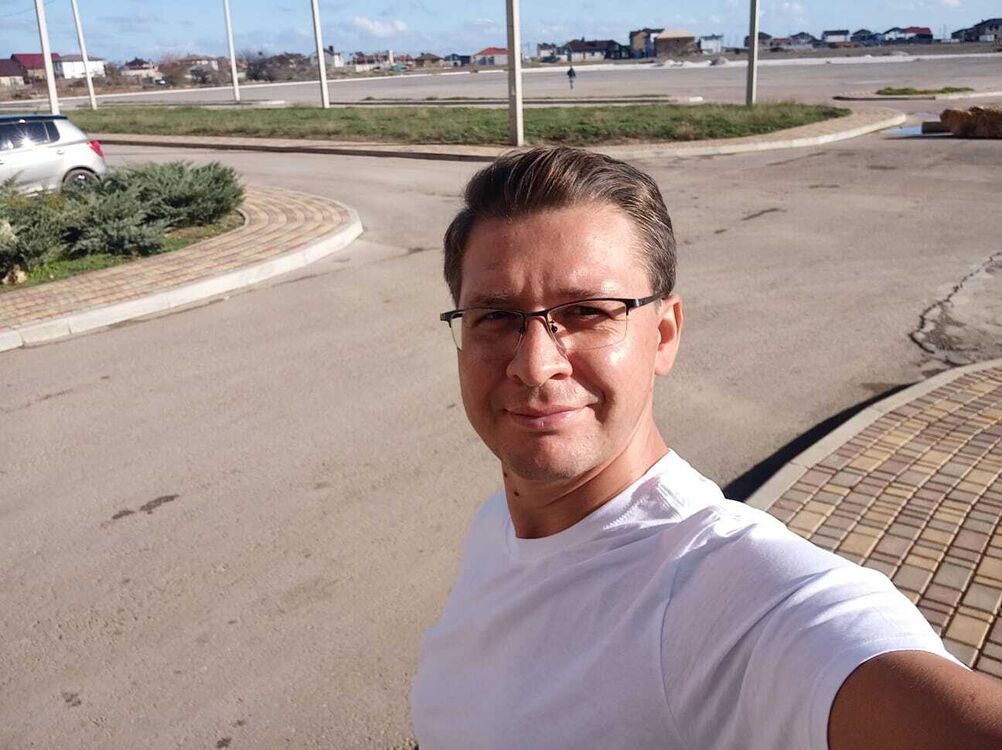  54738669  Stanislav, 40 ,    