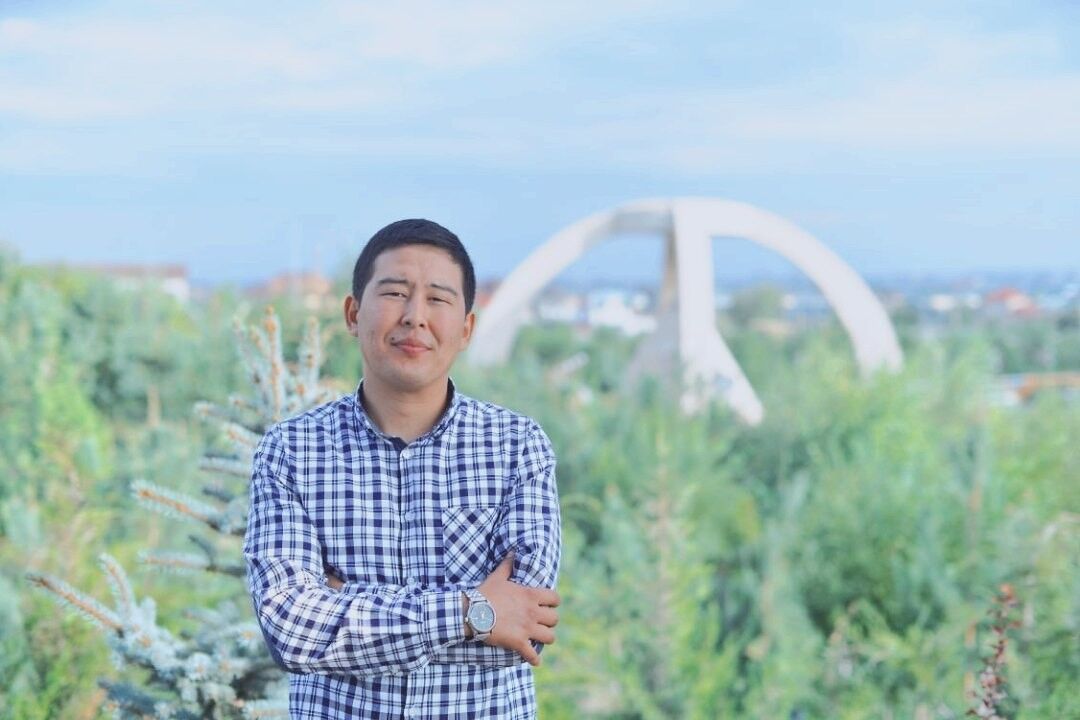  ,   Erzhan, 33 ,   ,   , c , 