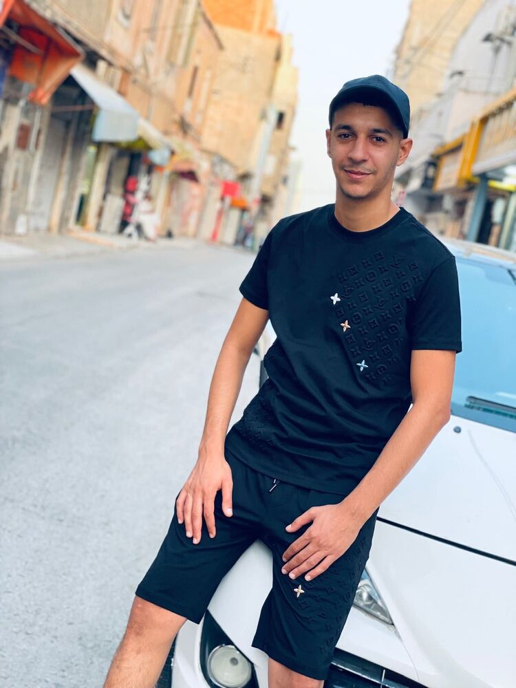  52952409  Brahim, 22 ,    